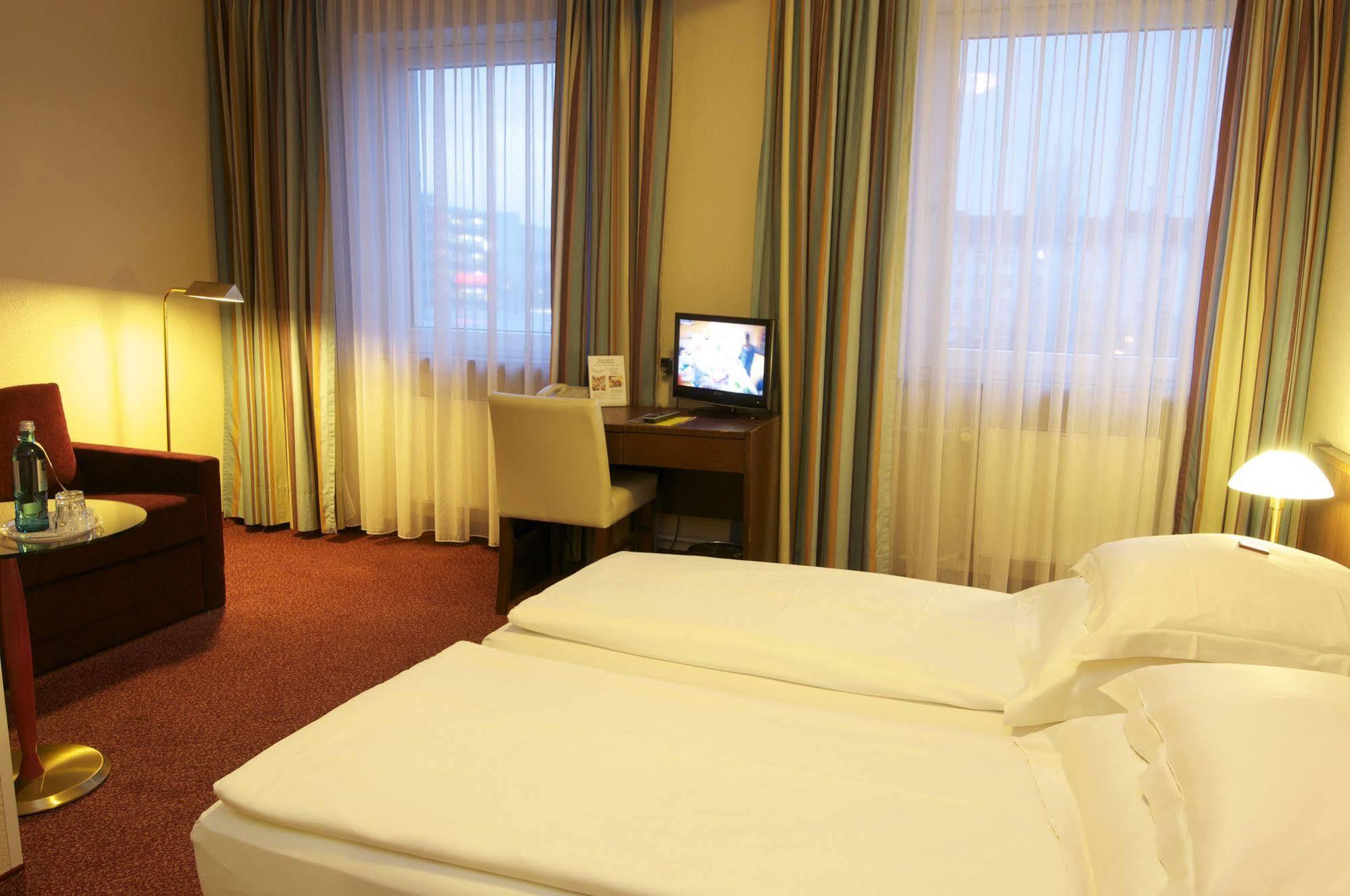 Hotel Central Гамбург Экстерьер фото